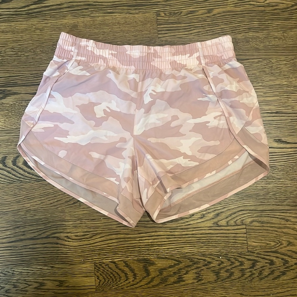 Pink camo Athleta shorts!